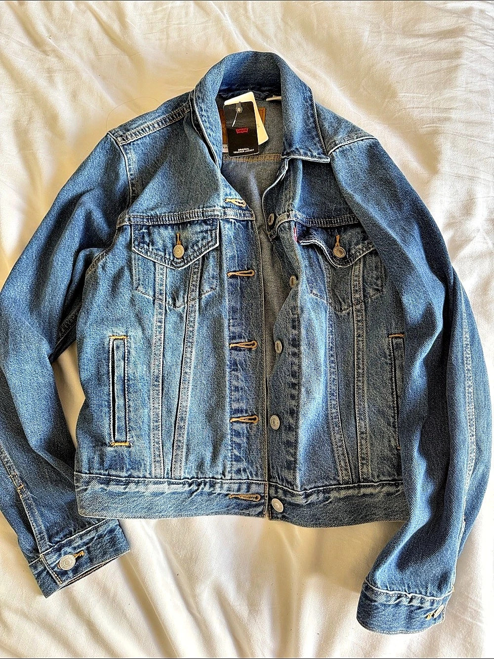 Levi'Small Original Trucker Jacket Denim Jacket in Blue Size Small NWT